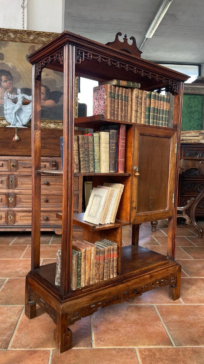 China '800 Small Bookcase