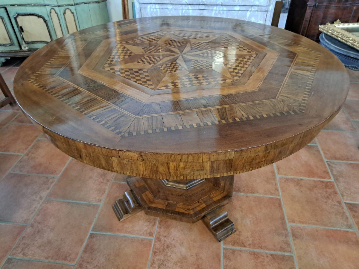 Biedermeier Table In Inlaid Walnut, Early Nineteenth Century -photo-3