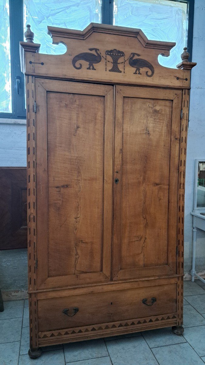 Armoire décorée du XIXe siècle