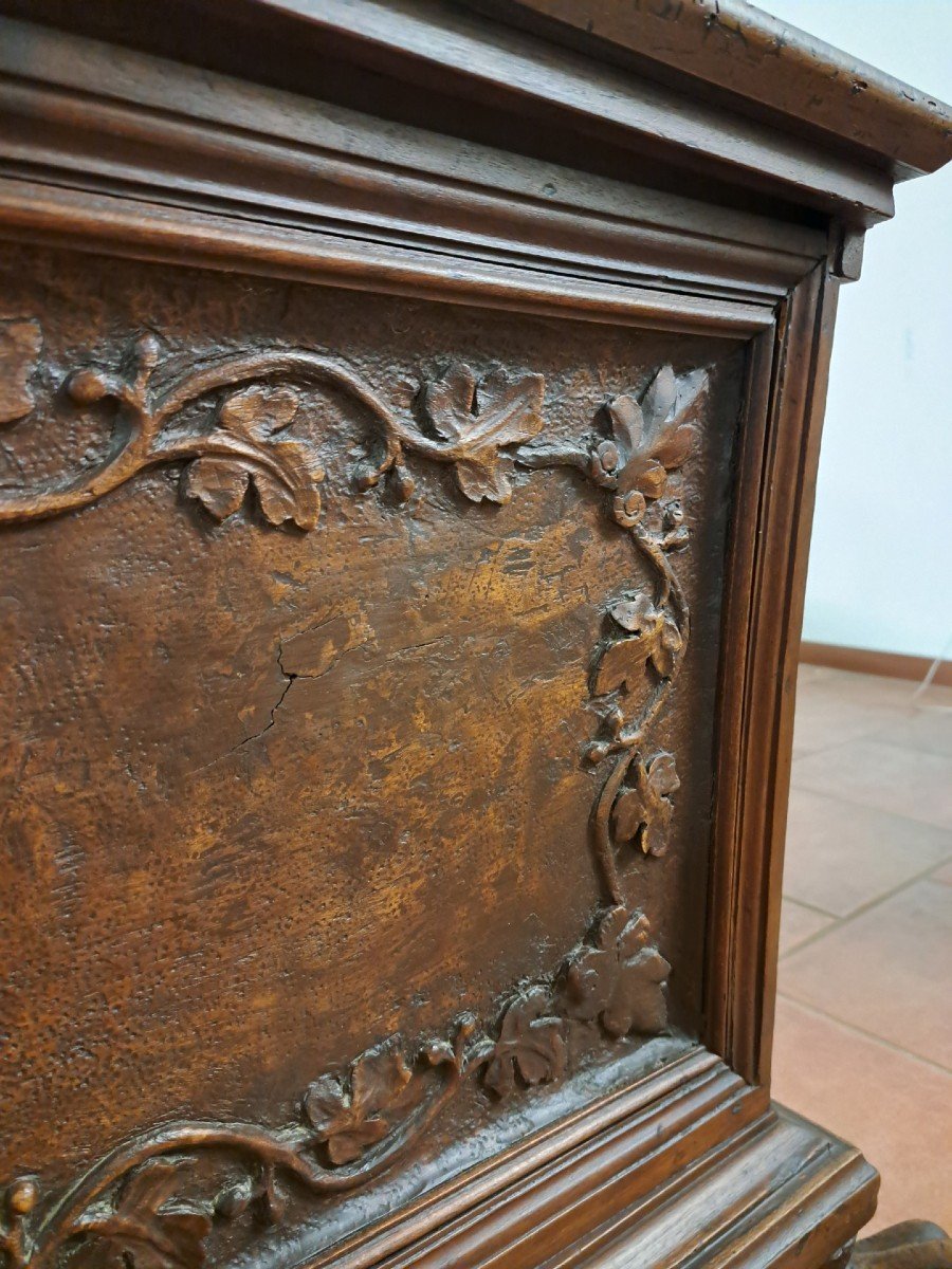 Small Chest Of The '600 In Walnut-photo-3