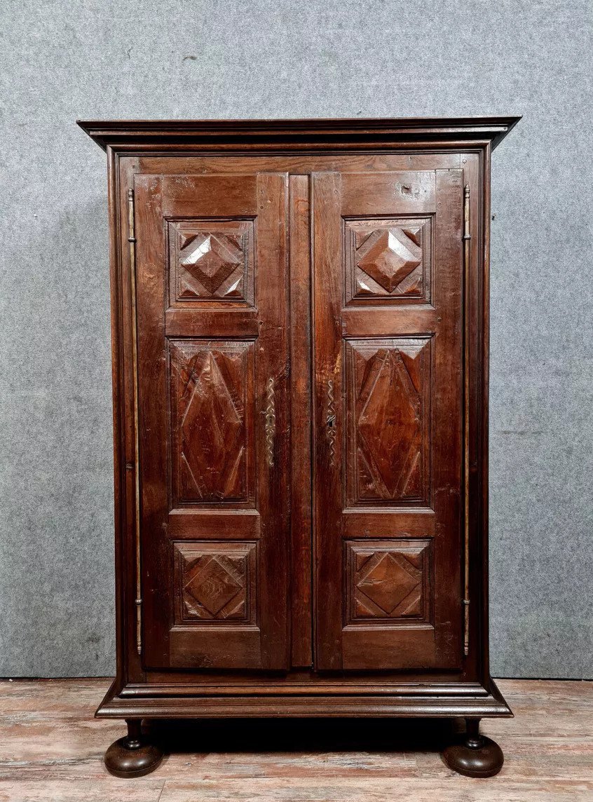 Burgundian Valet Cabinet Louis XIII Period In Oak