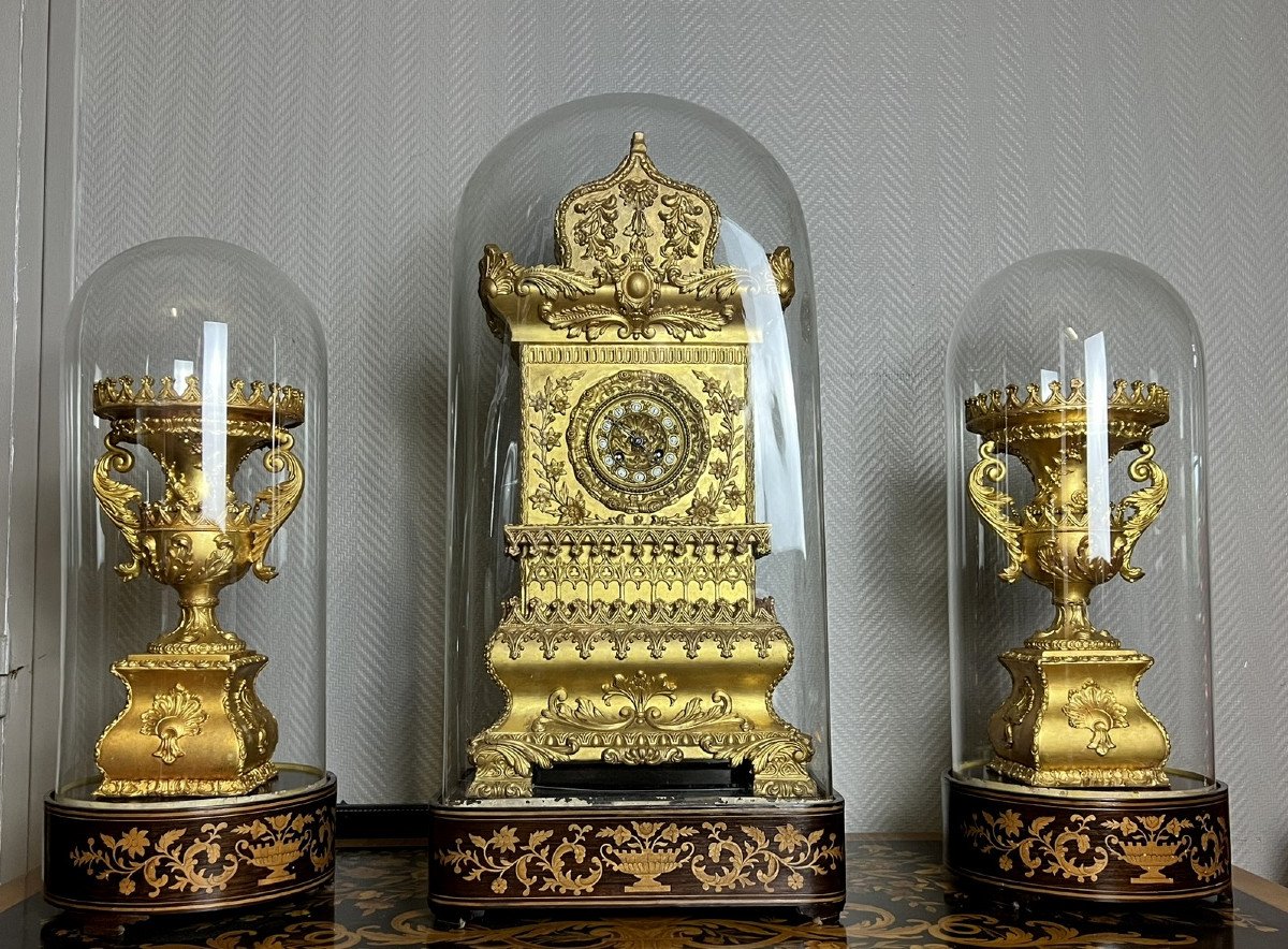 Garniture De Cheminée En Bois Doré à Décor De Guirlandes De Fleurs, Rinceaux, Feuillages...