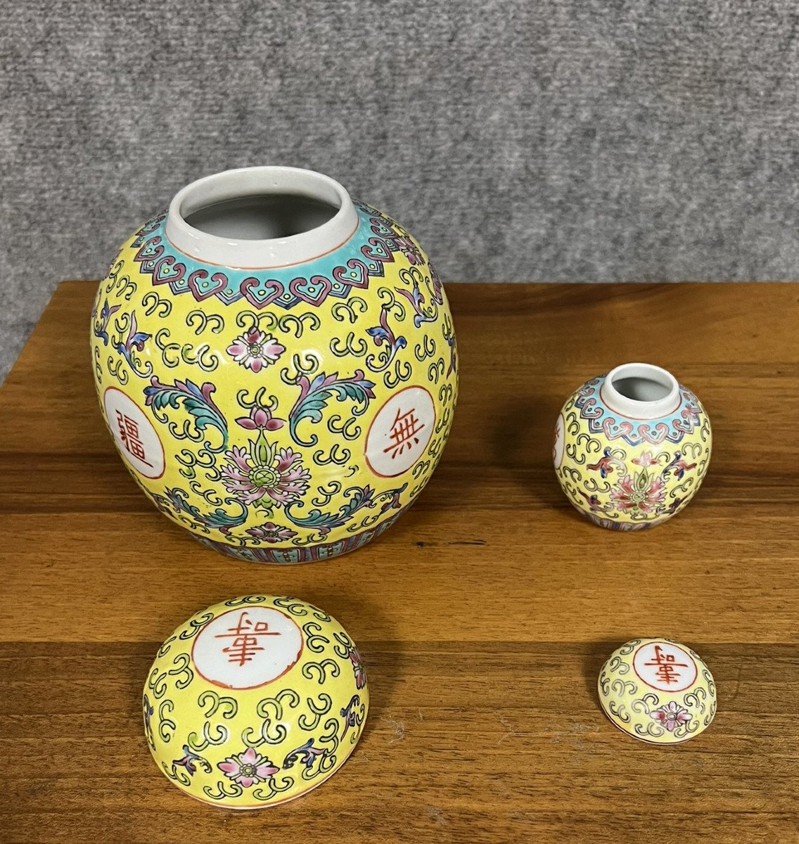 Deux Pots à Gingembre Chinois Vintage En Porcelaine à Décor De Fleurs Et Symboles -photo-4