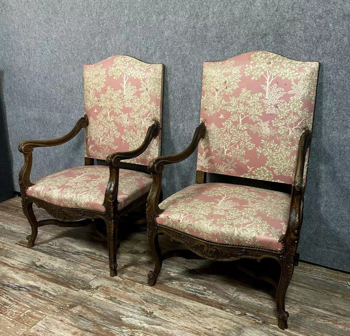 Important Pair Of Louis XV Armchairs In Walnut 