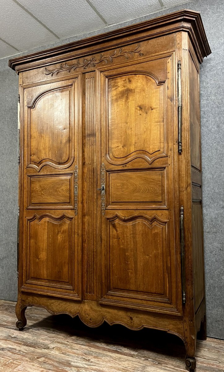 Lyonnaise Louis XV Period Wardrobe In Solid Walnut -photo-2