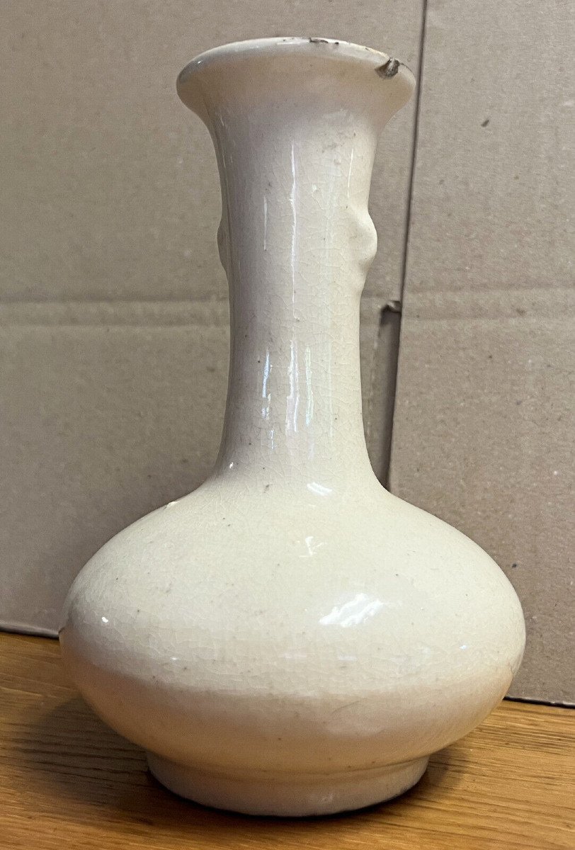 Corée XIXeme Siècle : Vase Bouteille En Porcelaine Blanche émaillée -photo-3