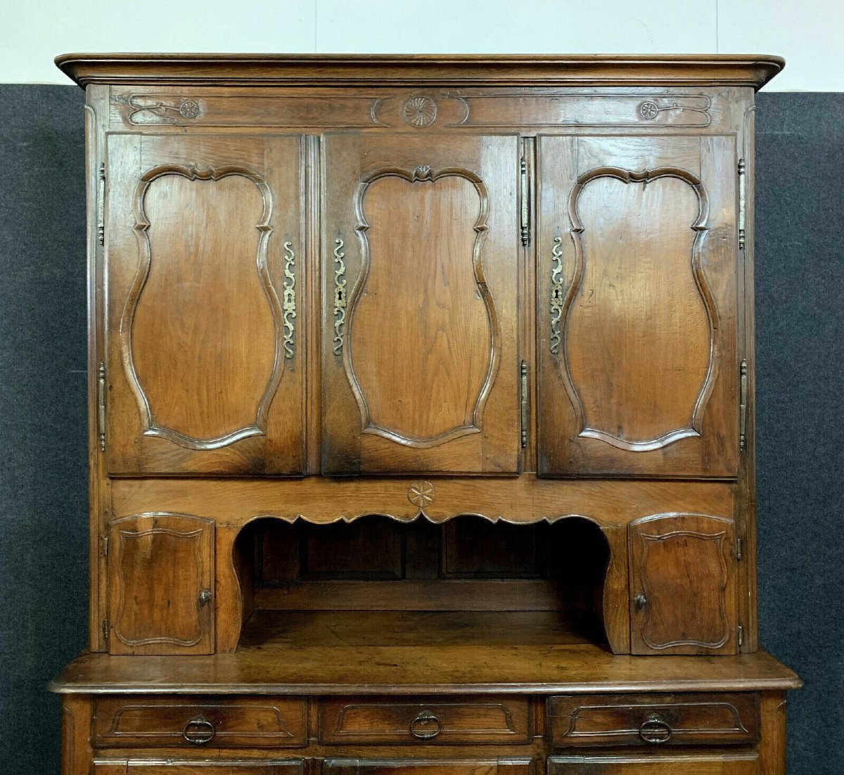 Important Louis XV Period Buffet In Solid Oak -photo-1