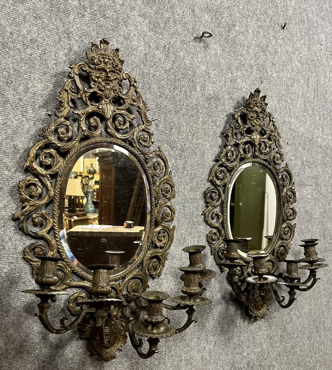 Important Pair Of Renaissance Style Mirror-based Sconces In Chiseled Bronze -photo-1