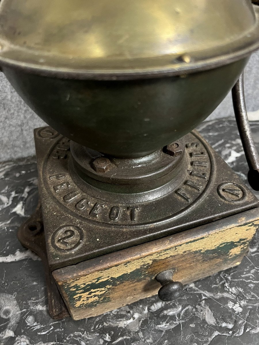 Old Peugeot Frères Countertop Coffee Grinder In Cast Iron And Wood -photo-4