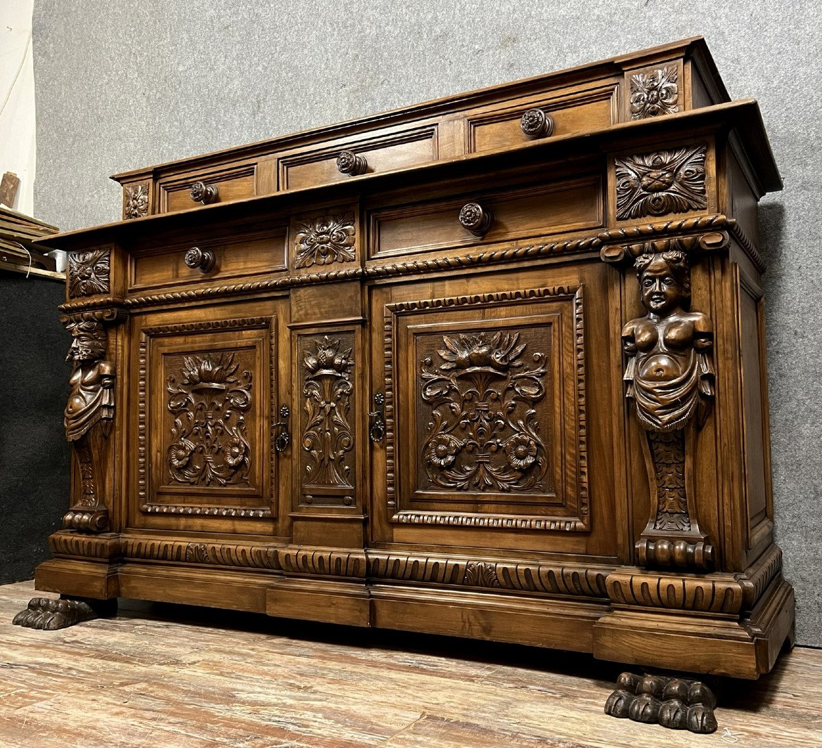  Renaissance Style Caryatides Tiered Buffet In Walnut -photo-1