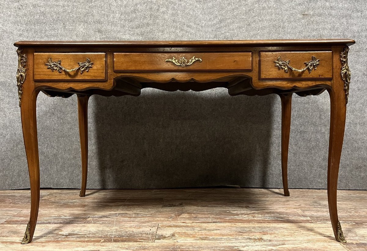 André Mailfert : Bureau Double Face Style Louis XV En Noyer Estampillé 