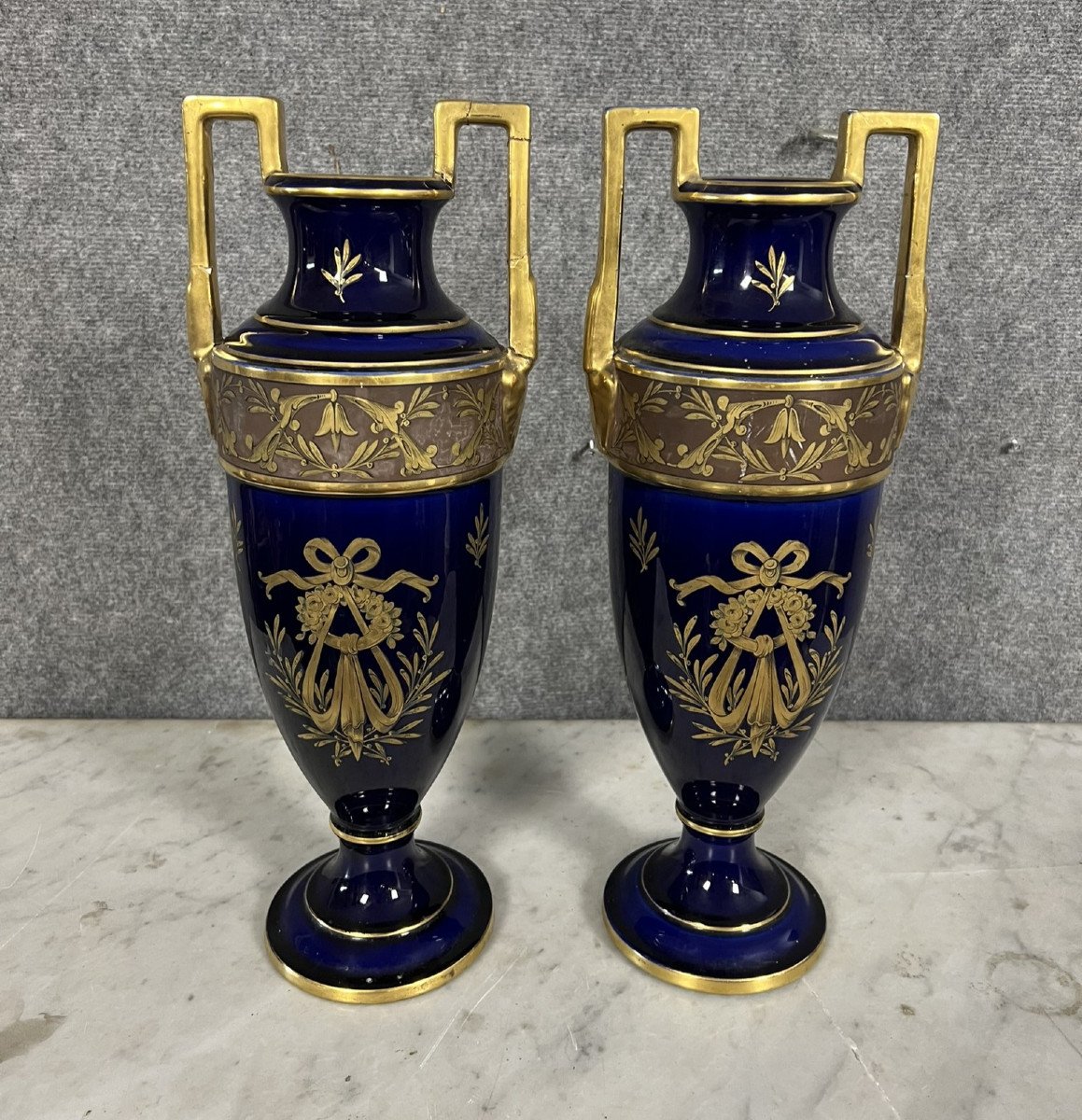 Tours, Jaget And Pinon: Pair Of Earthenware Vases With Handles With Blue Background With Gold Decor   -photo-3