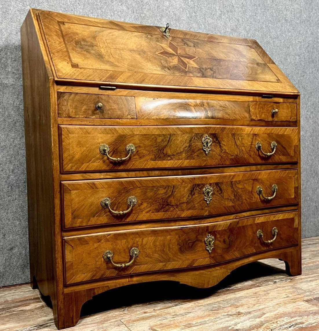 Curved Scriban Commode Louis XV Period In Burl And Marquetry 