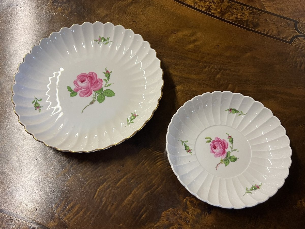 Meissen : Série De 2 Plats En Porcelaine Modèle Aux Roses -photo-3