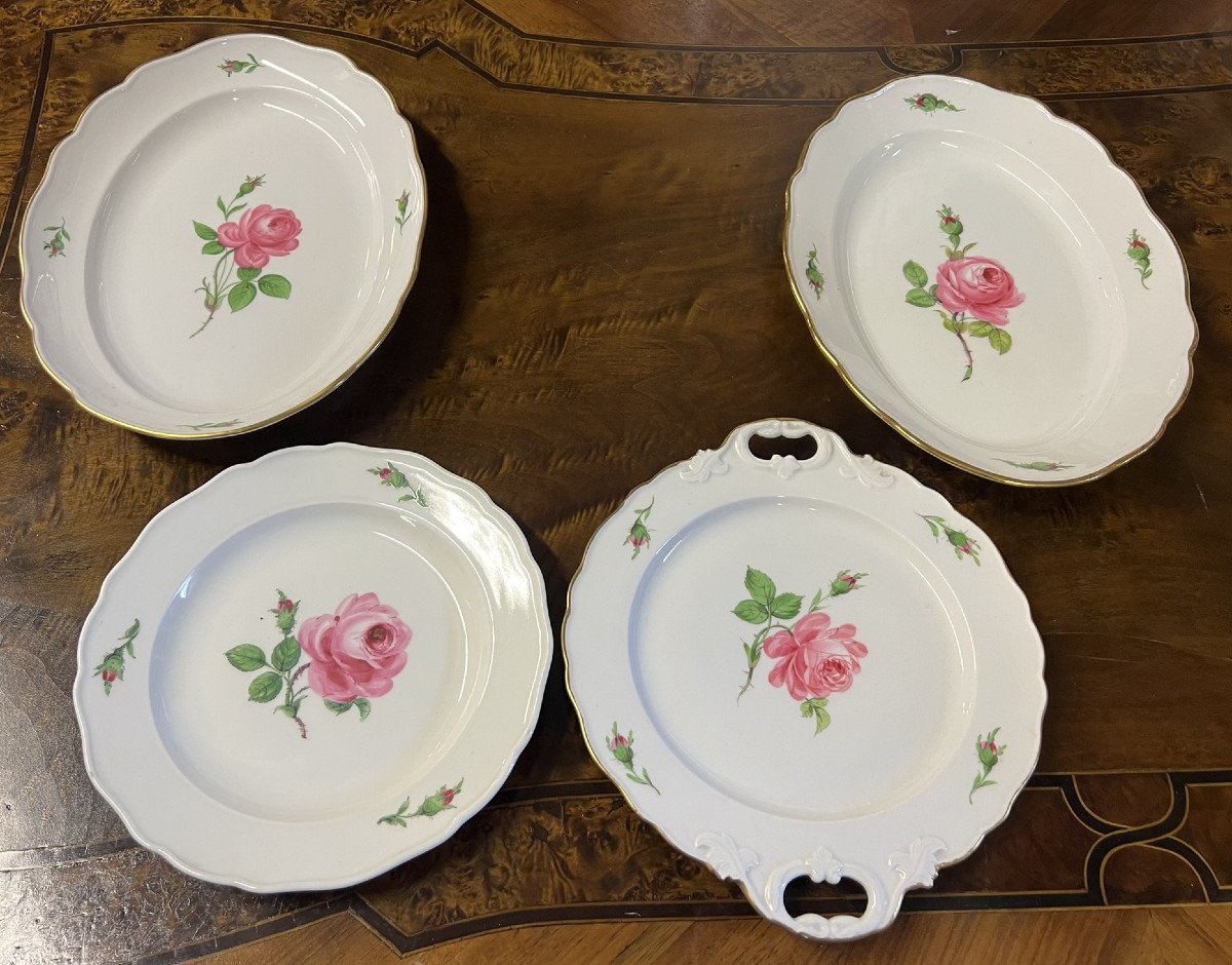 Meissen : Série De 4 Grands Plats En Porcelaine Modèle Aux Roses -photo-1