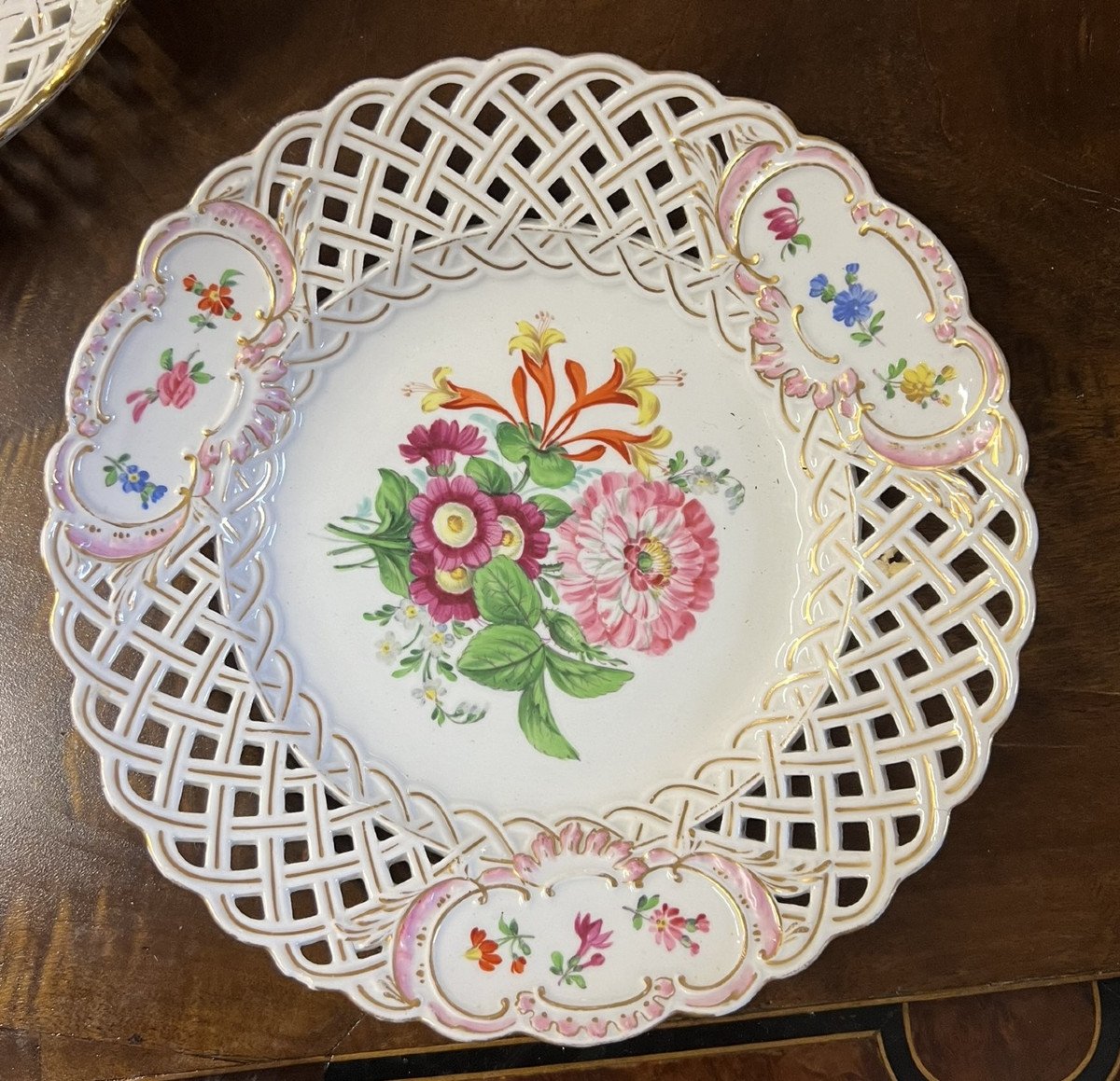 Meissen: Series Of 3 Porcelain Dishes Model With Openwork Edge -photo-6
