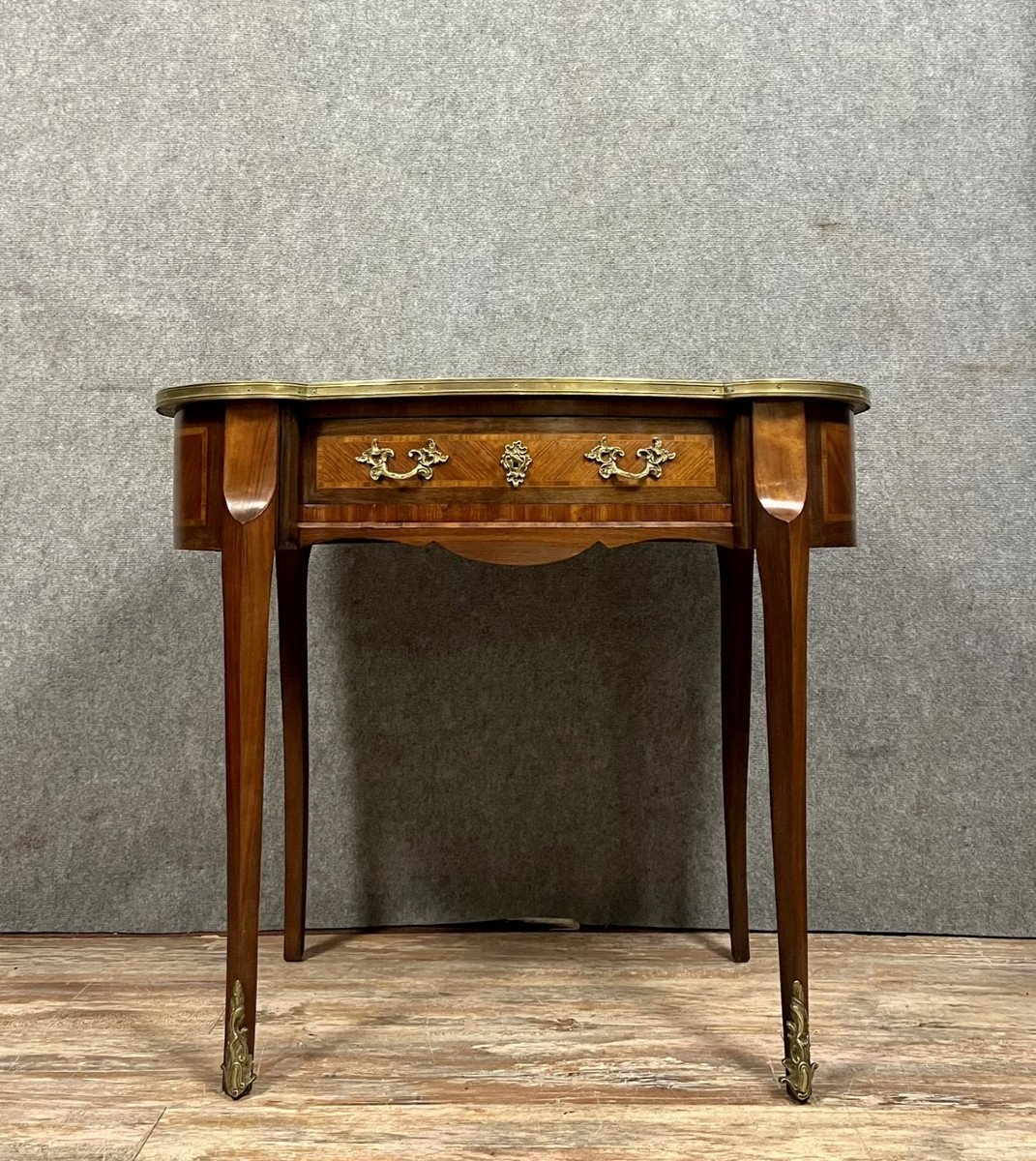 Louis XV Style Kidney Shaped Desk In Marquetry On All Sides 