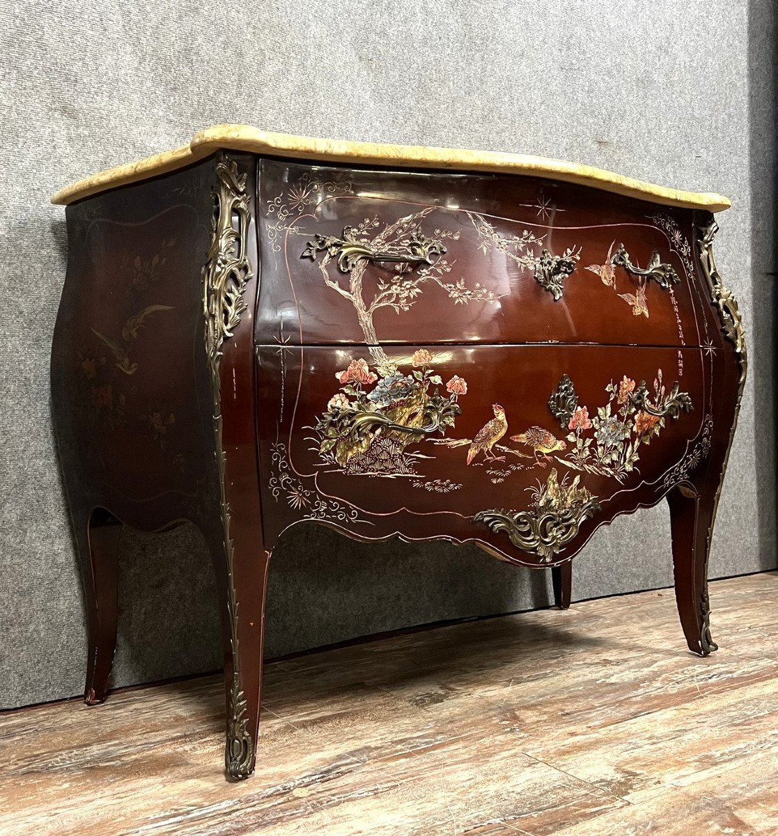 Curved Sauteuse Commode In Lacquer With Japanese Decors-photo-2