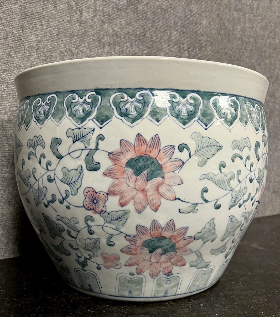 China Late 19th Century: Porcelain Cache Pot Or Aquarium With White, Blue, Pink Lotuses -photo-5