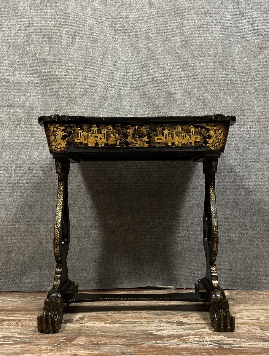 Table à Ouvrage En Laque, Bois Noirci à Décor De Scènes Chinoises, époque Napoléon III 