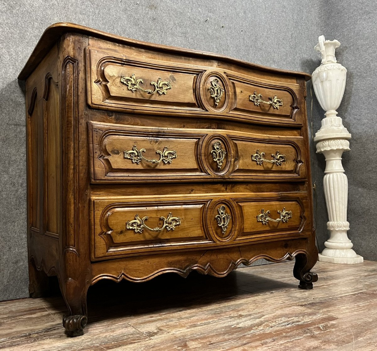 Curved Lyonnaise Commode Louis XV Period In Solid Walnut -photo-1