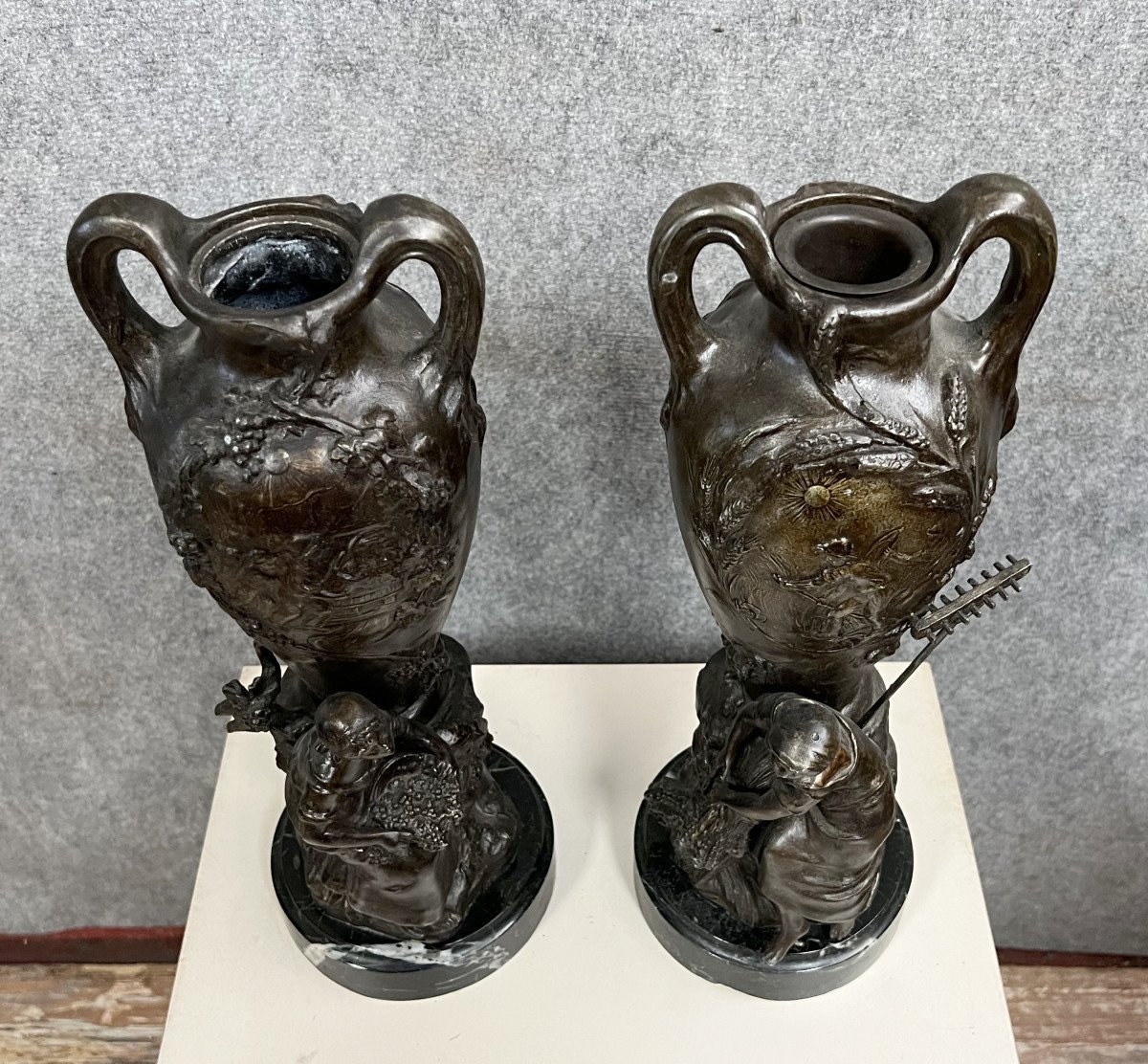 François Moreau: Very Large Pair Of Patinated Regulate Vases, 19th Century -photo-2