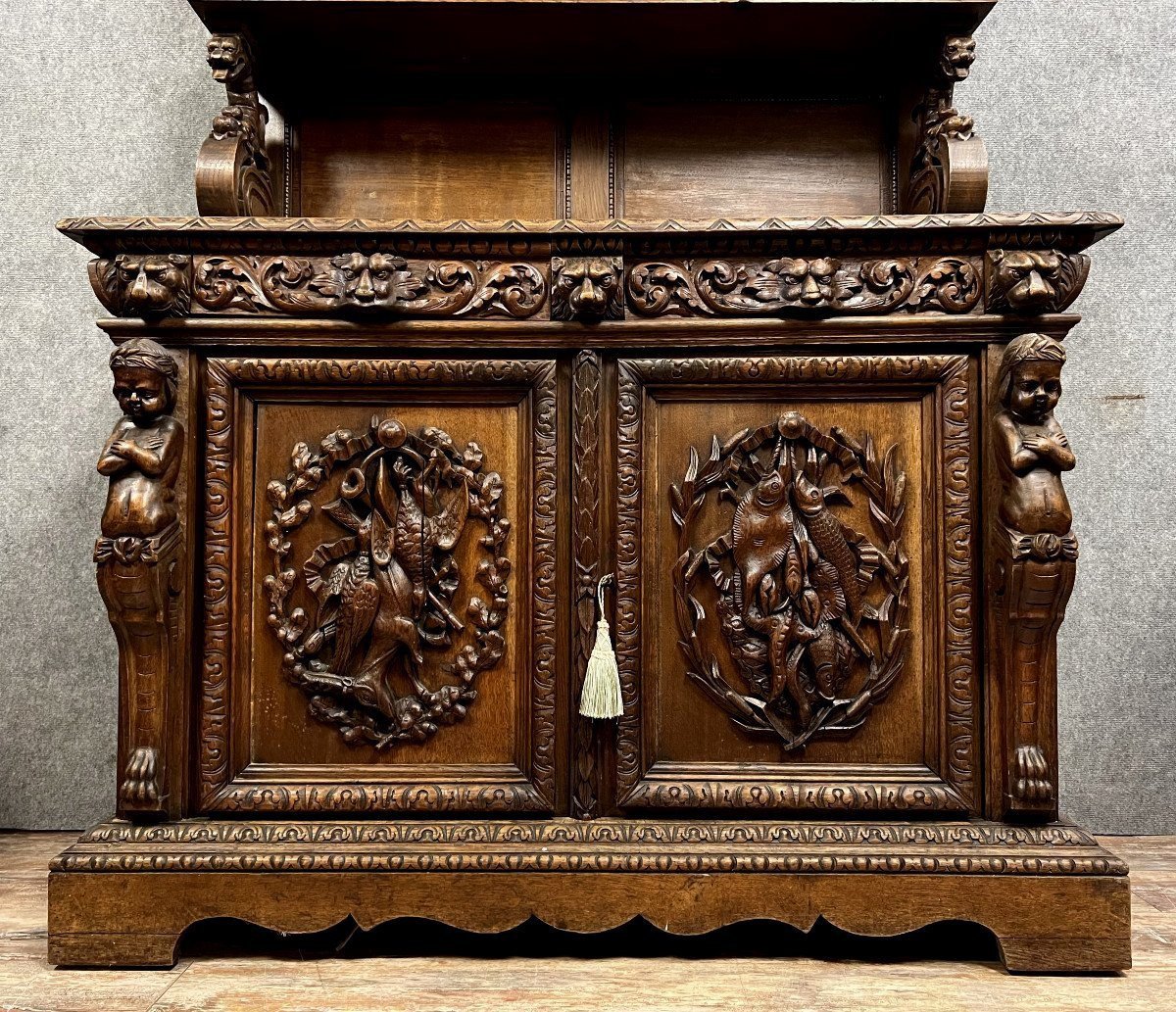 Renaissance Style Hunting Lodge Buffet In Carved Oak -photo-2