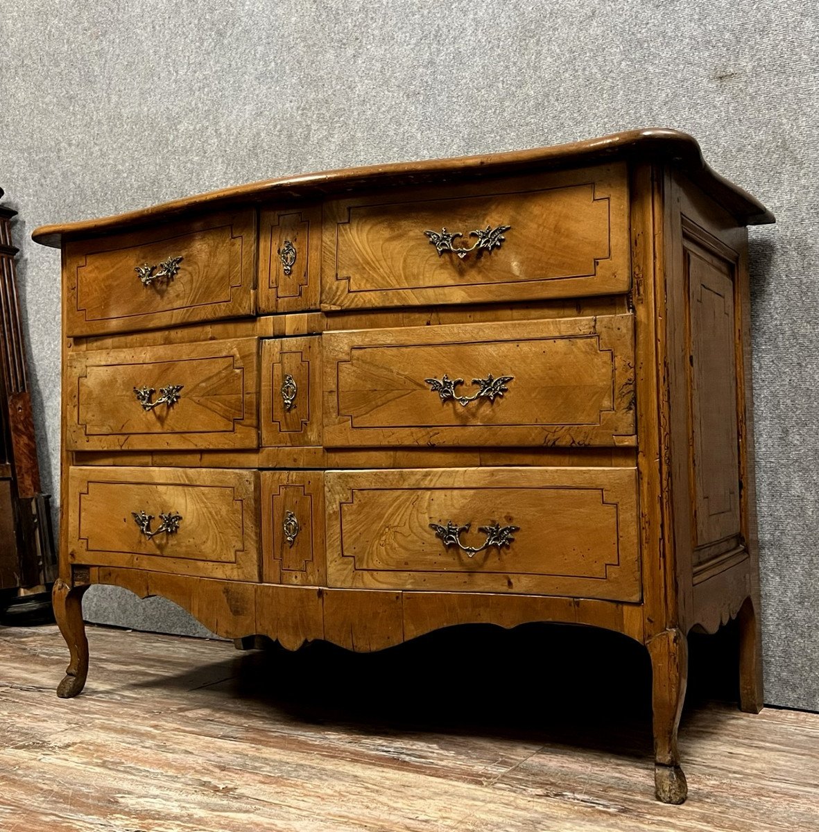 Curved Louis XV Period Commode In Elm And Marquetry Fillets -photo-3