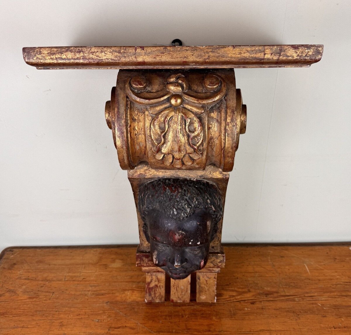 Rare Nubian Wall Console In Gilded And Polychrome Wood-photo-1