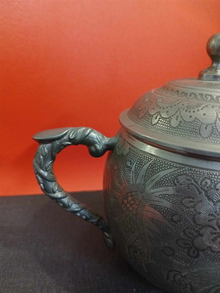 China Early 20th Century: Rare Pewter Tea Pot Signed Under The Heel -photo-2