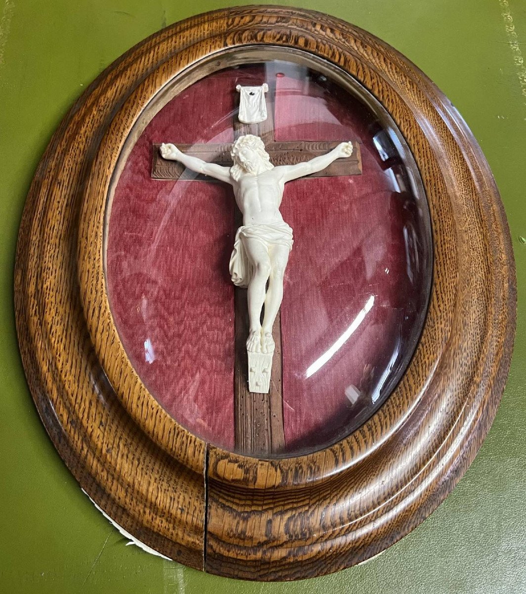 Crucifix XIXème Dans Un Cadre Ovale En Bois époque Napoléon III -photo-5