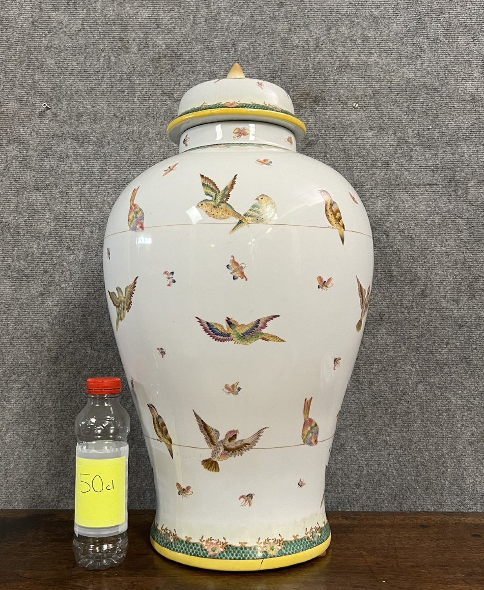 China Circa 1900: Large Porcelain Covered Pot With Birds In Flight Decor