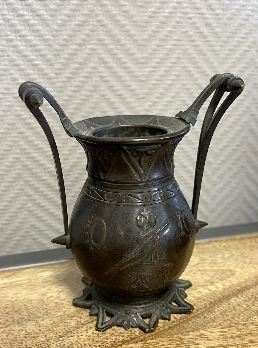 After Barbedienne: Vase With Egyptian-style Decorations In Bronze -photo-5