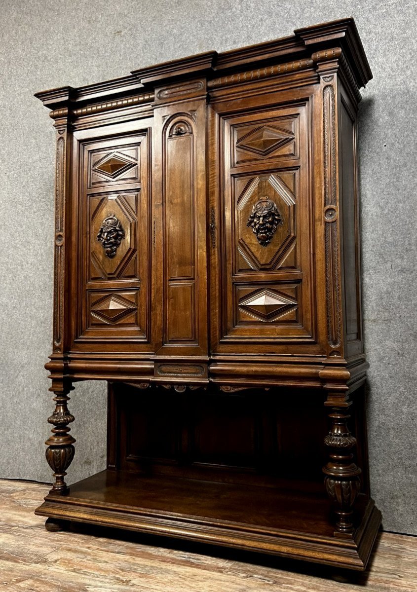 Cabinet Dressoir Style Renaissance En Noyer Massif 