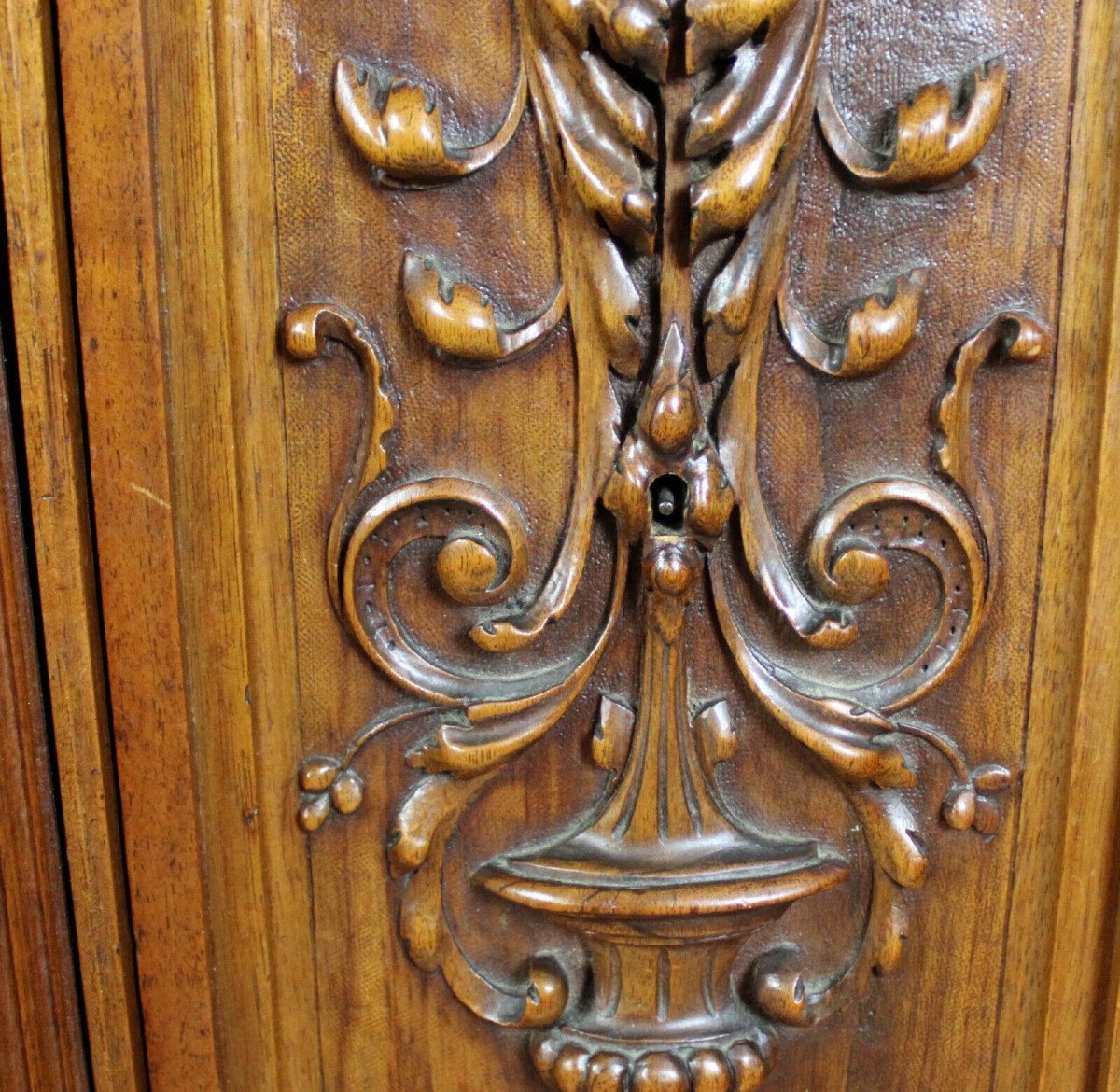 Renaissance Style Sideboard In Walnut And Griotte Marble Backing-photo-1