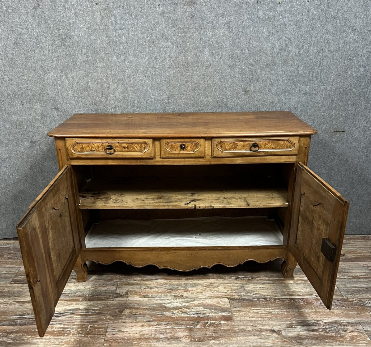 Louis XV Period Bressan Buffet In Walnut And Elm Burl-photo-6