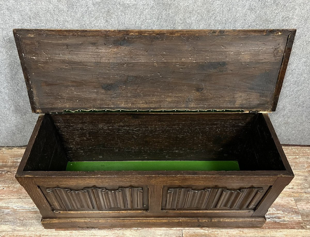 Renaissance Style Oak Napkin Folder Chest -photo-2