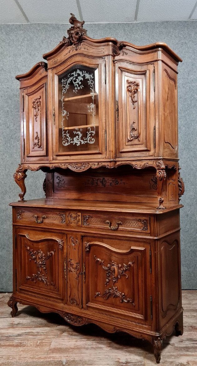 Louis XV Style Two-body Buffet In Walnut -photo-4