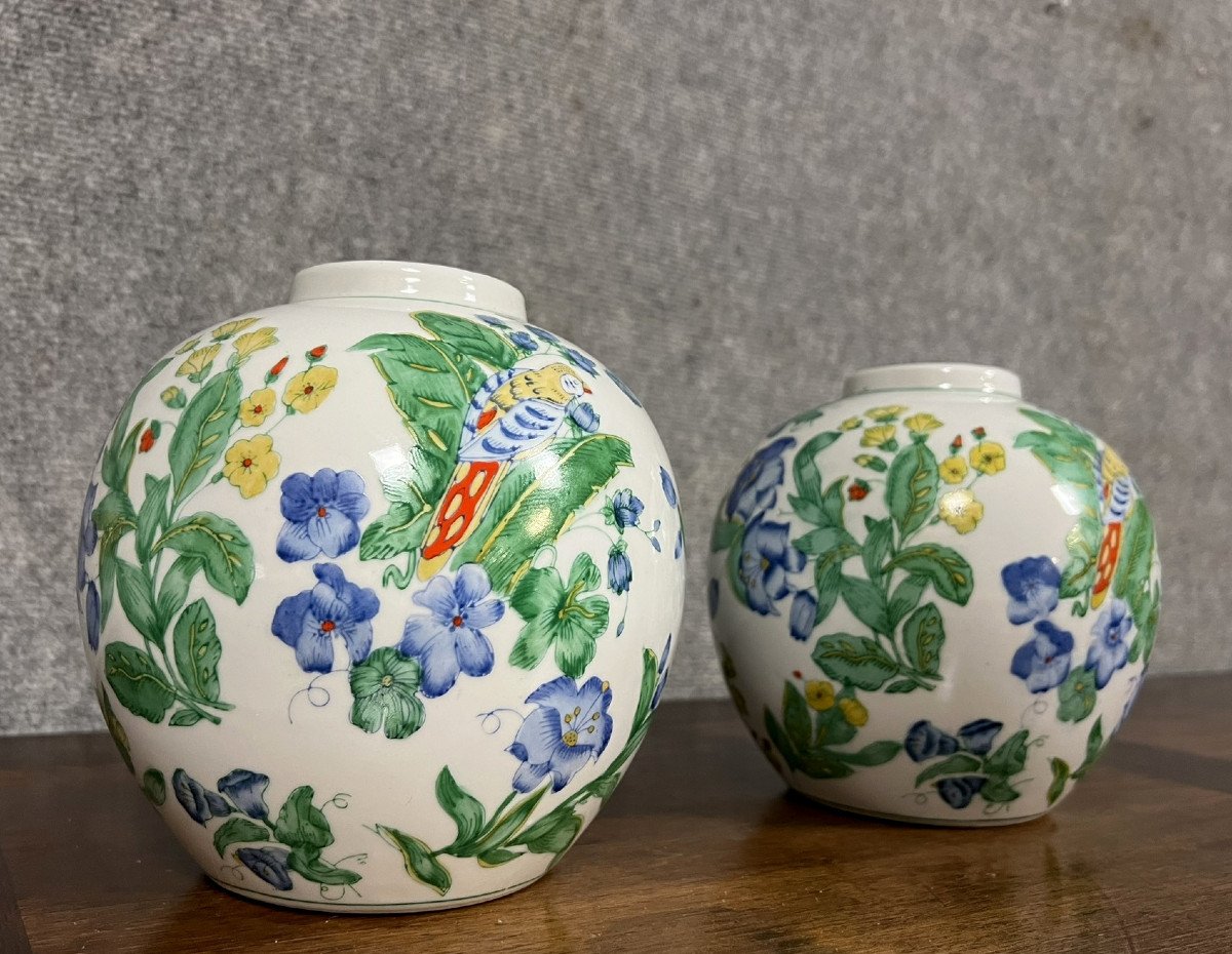 China Circa 1900: Pair Of Porcelain Ball Vases With Birds And Flowers   