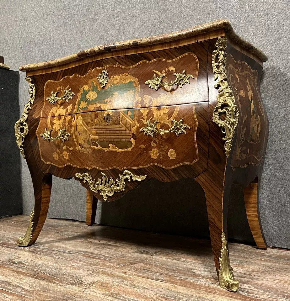 Commode Sauteuse Galbée Estampillée En Marqueterie De Bois Précieux Style Louis XV Vers 1850-photo-2