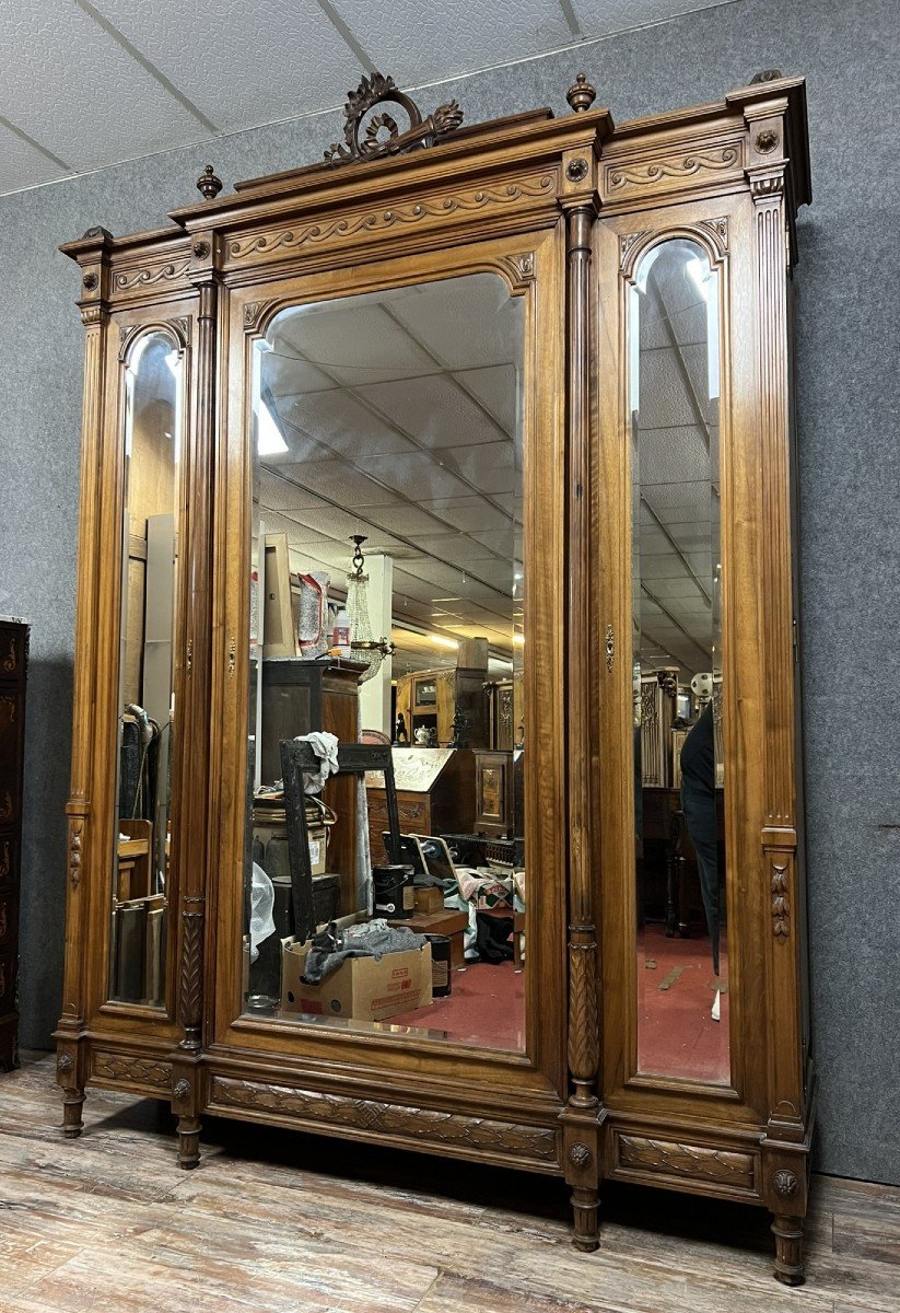 Très Importante Armoire Bibliothèque Louis XVI à Ressaut En Noyer -photo-1