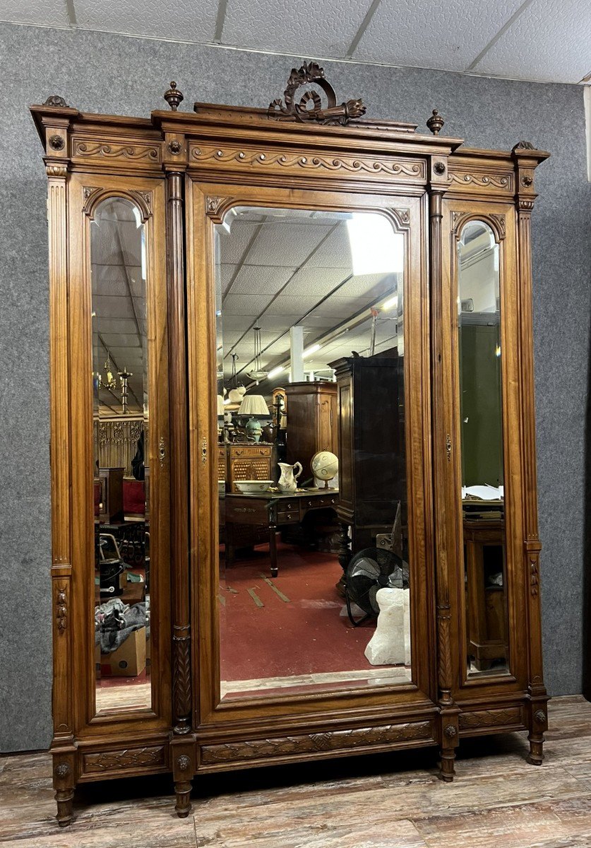 Très Importante Armoire Bibliothèque Louis XVI à Ressaut En Noyer -photo-2