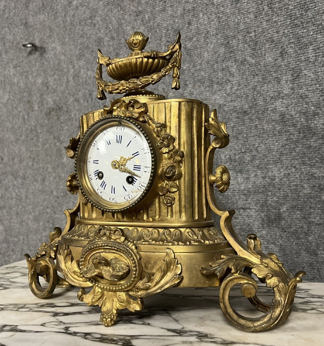 Louis XVI Style Clock With “birds Celebrating Love” In Gilt Bronze -photo-2