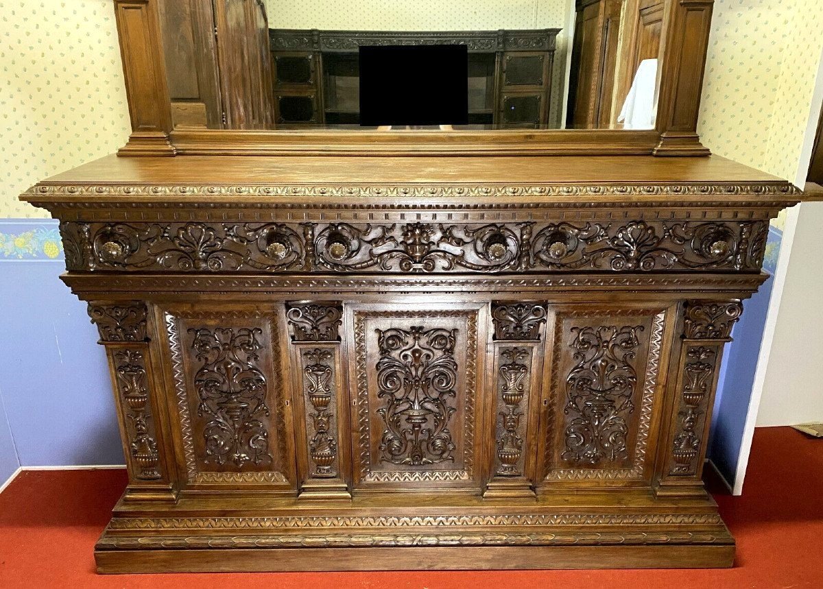 Very Important Renaissance Buffet In Carved Walnut -photo-3