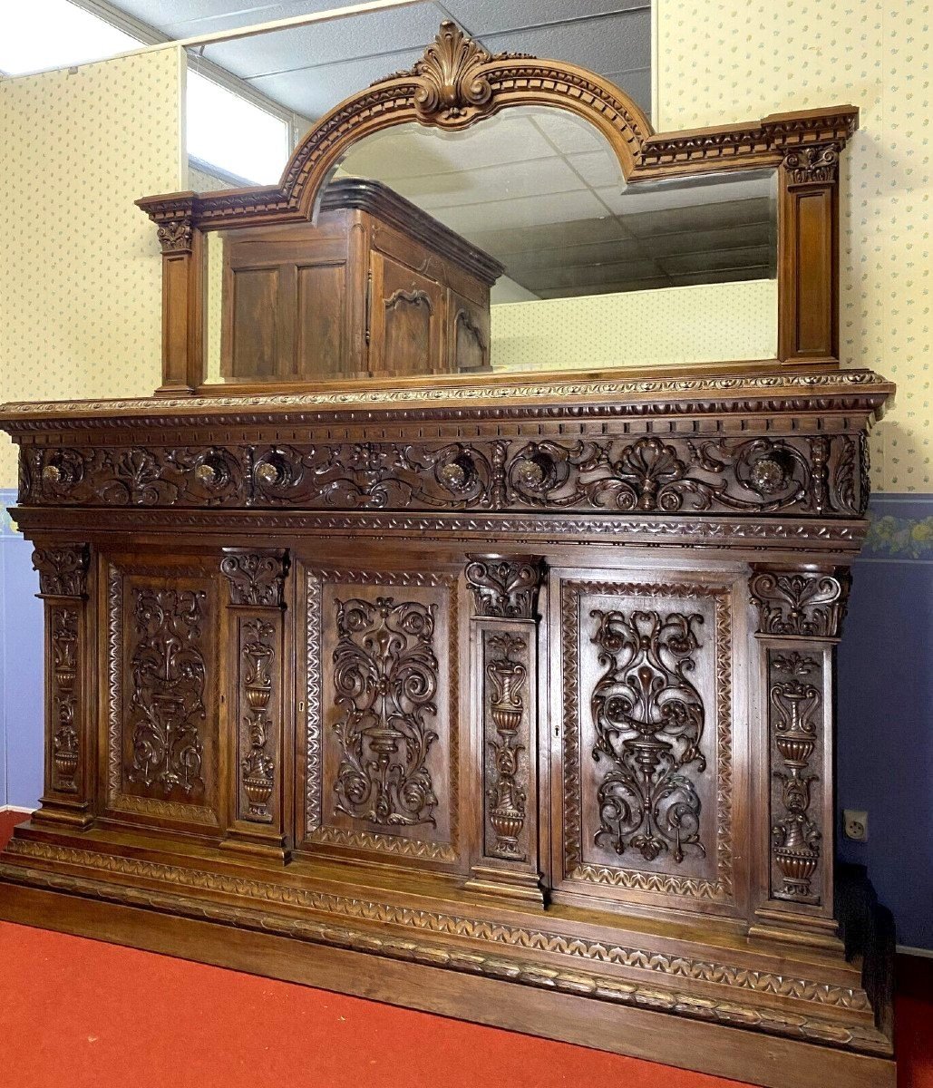 Very Important Renaissance Buffet In Carved Walnut -photo-7