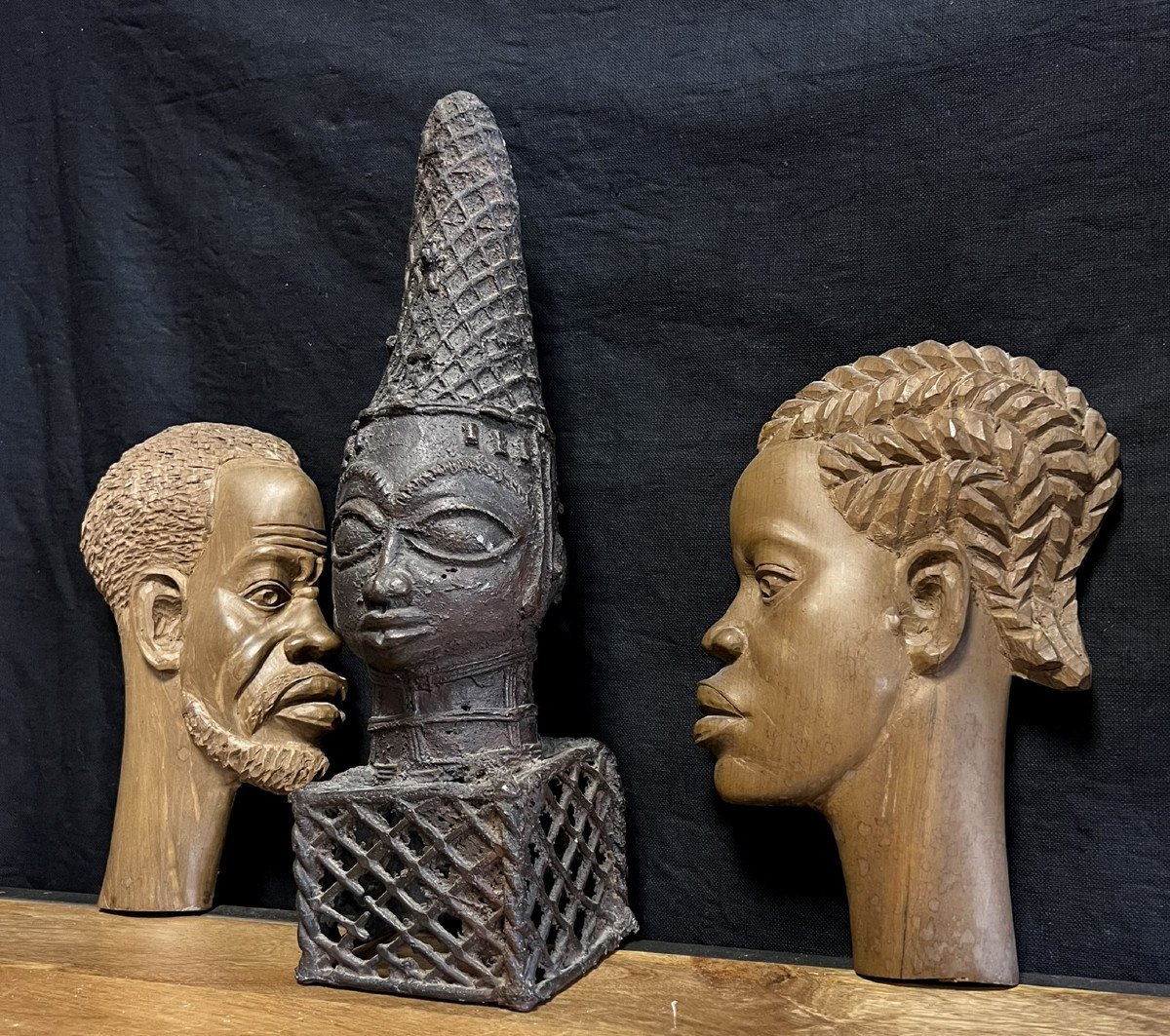 Art Africain : Tête De Reine Du Royaume d'Ifé En Bronze + 2 Profils En Bois Sculpté-photo-3