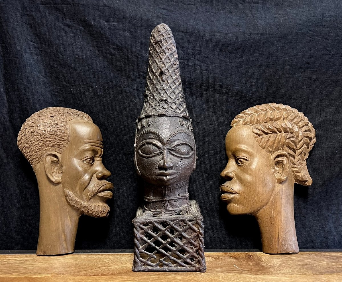 Art Africain : Tête De Reine Du Royaume d'Ifé En Bronze + 2 Profils En Bois Sculpté