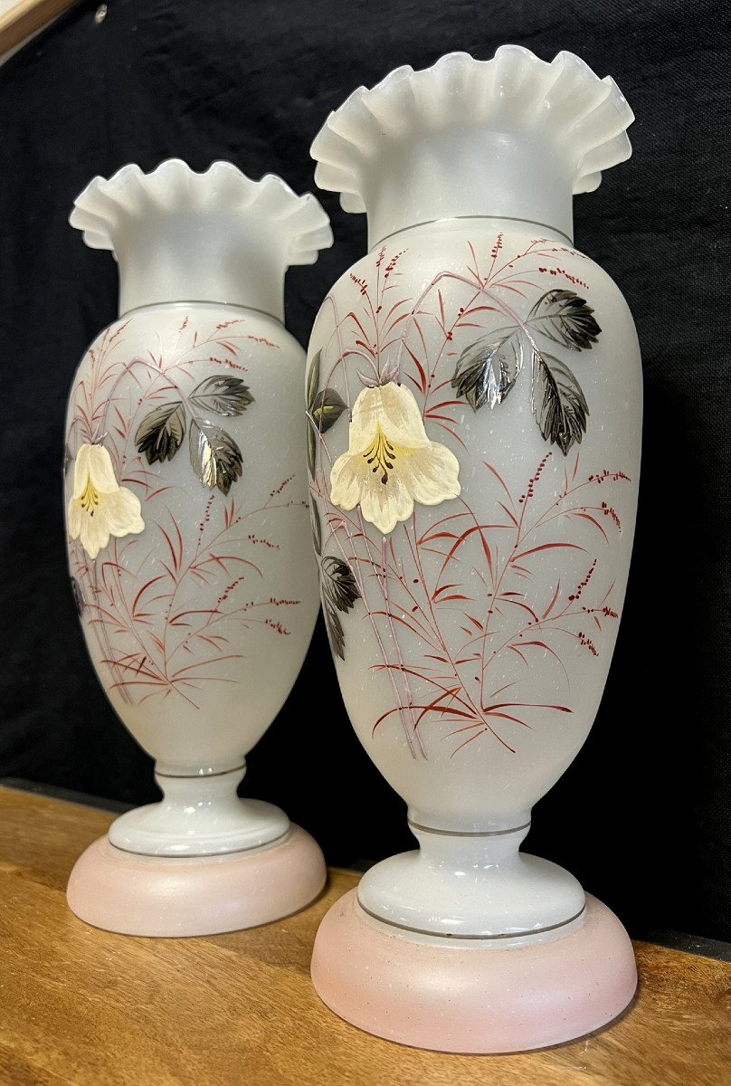 Paire De Vases A Collerette En Verre Opalin époque Art Nouveau -photo-3