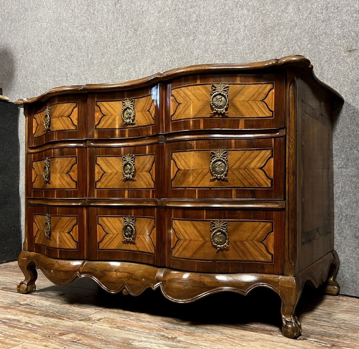 Louis XV Period Arbalète Chest Of Drawers In Marquetry -photo-3