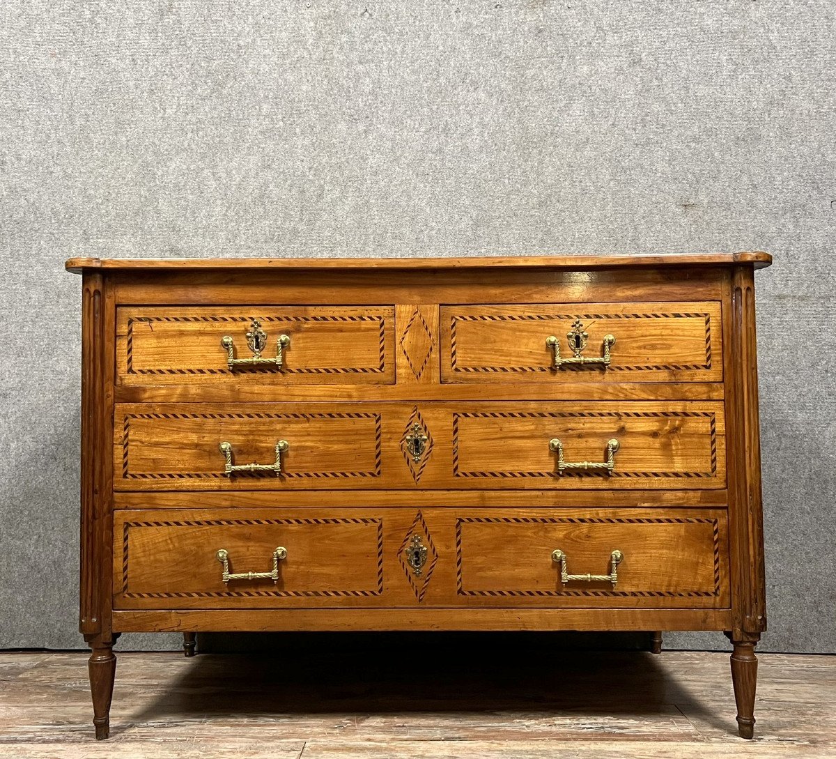 Superb Louis XVI Period Chest Of Drawers In Marquetry 